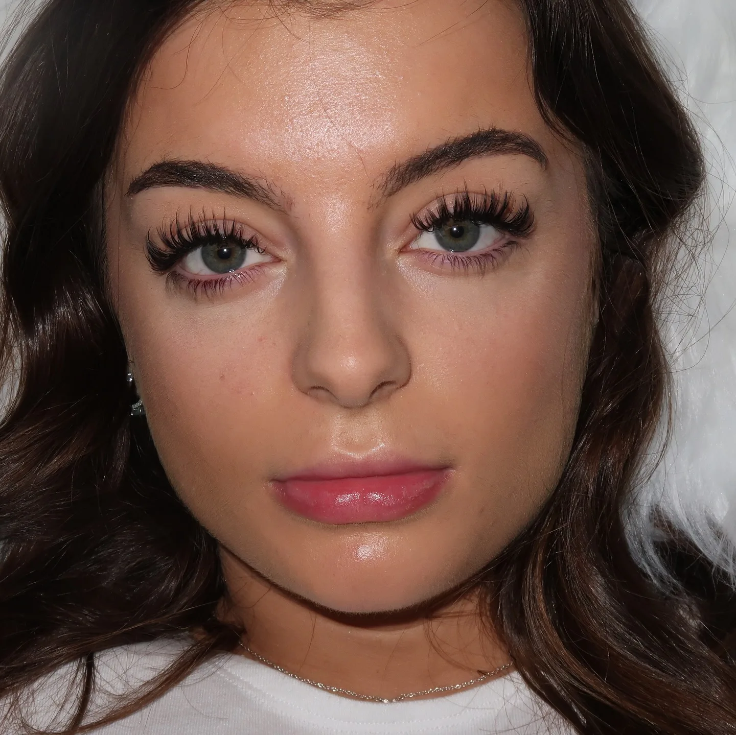 Full face, both eyes with glam wispy lash extensions